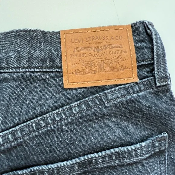 Levi’s 70s High Rise Flare Jean, Size 28 x 32  (actual waist measurement is 30”) - Picture 9 of 10